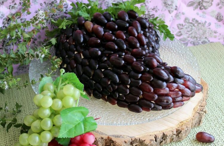 рецепты салата с виноградом