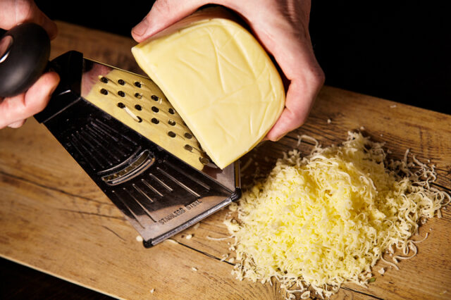 сыр трем на мелкой терке