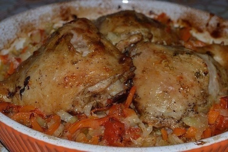 Как вкусно запечь курицу с овощами