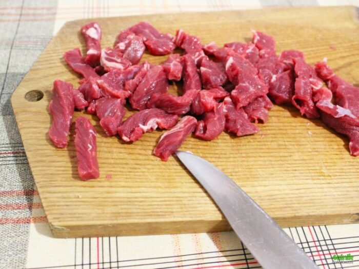 мясо режем на брусочки