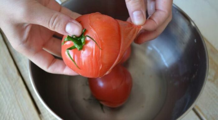 помидоры снять кожицу