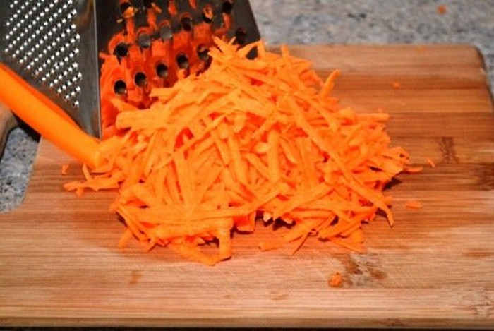 натереть морковь на терке