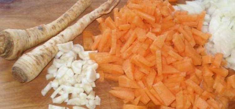 морковь и корень сельдерея